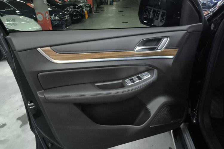 Used Roewe RX8 2019 30T Smart Connectivity Two-Wheel Drive Supreme Flagship Edition Interior 7