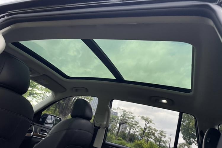 Used Roewe RX8 2019 30T Smart Connectivity Two-Wheel Drive Supreme Flagship Edition Interior 8