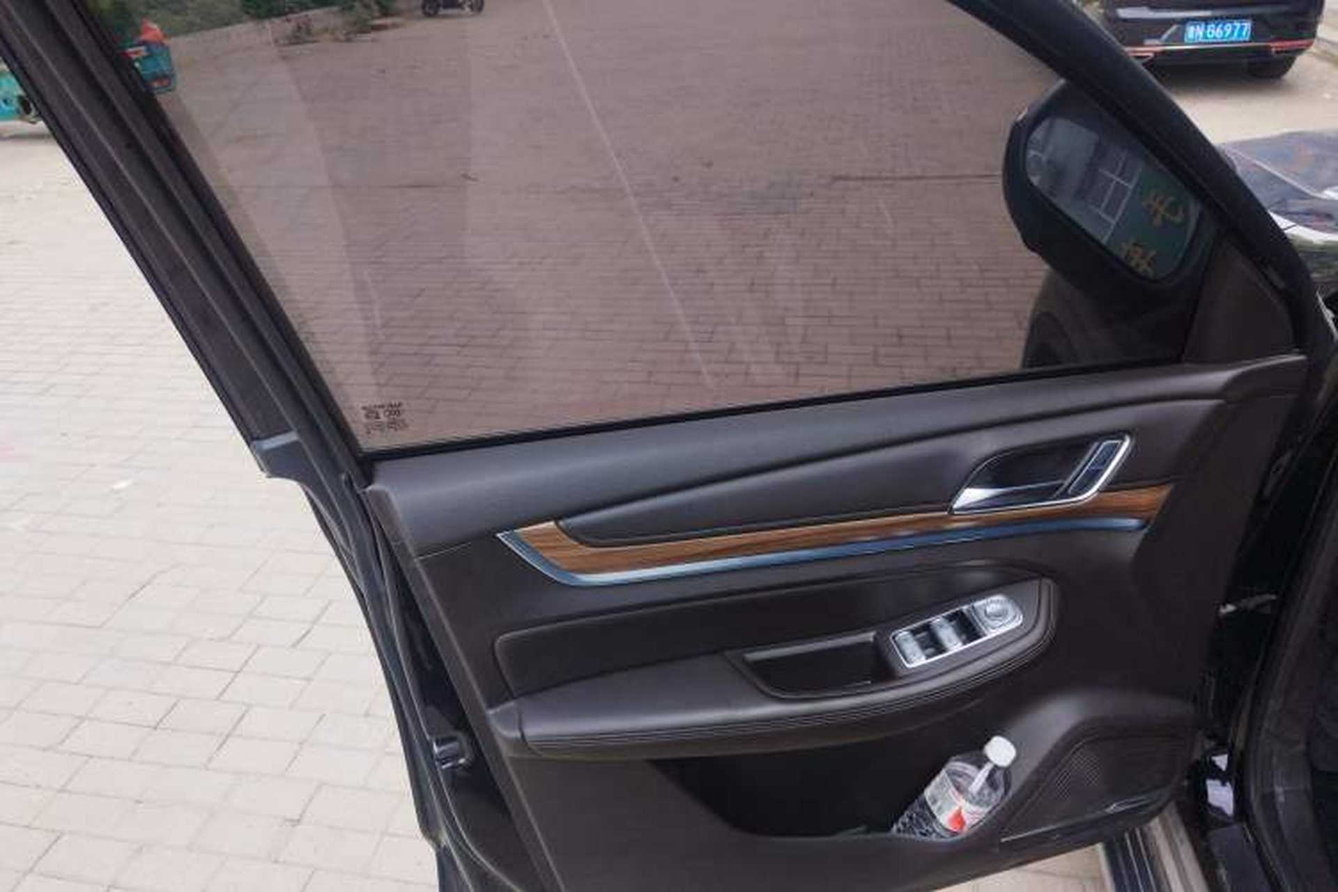 Used Roewe RX8 2019 30T Smart Connectivity Two-Wheel Drive Supreme Flagship Edition Left Front Door Interior