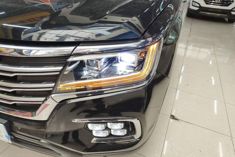 Used Roewe RX8 2019 30T Smart Connectivity Two-Wheel Drive Supreme Flagship Edition Left Front Headlight