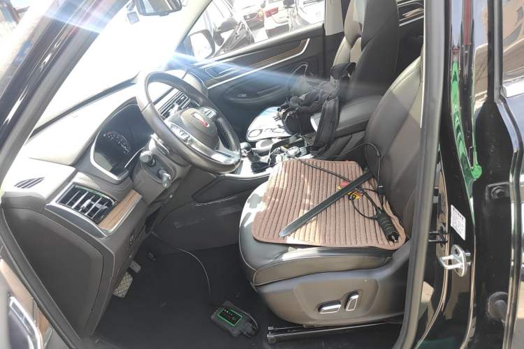 Used Roewe RX8 2019 30T Smart Connectivity Four-Wheel Drive Supreme Flagship Edition Left Front Seat