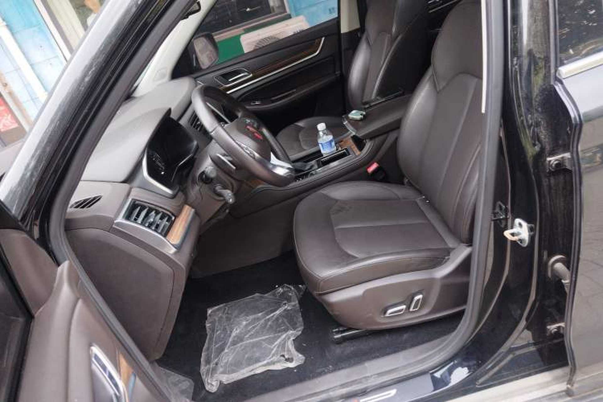 Used Roewe RX8 2019 30T Smart Connectivity Two-Wheel Drive Supreme Flagship Edition Left Front Seat