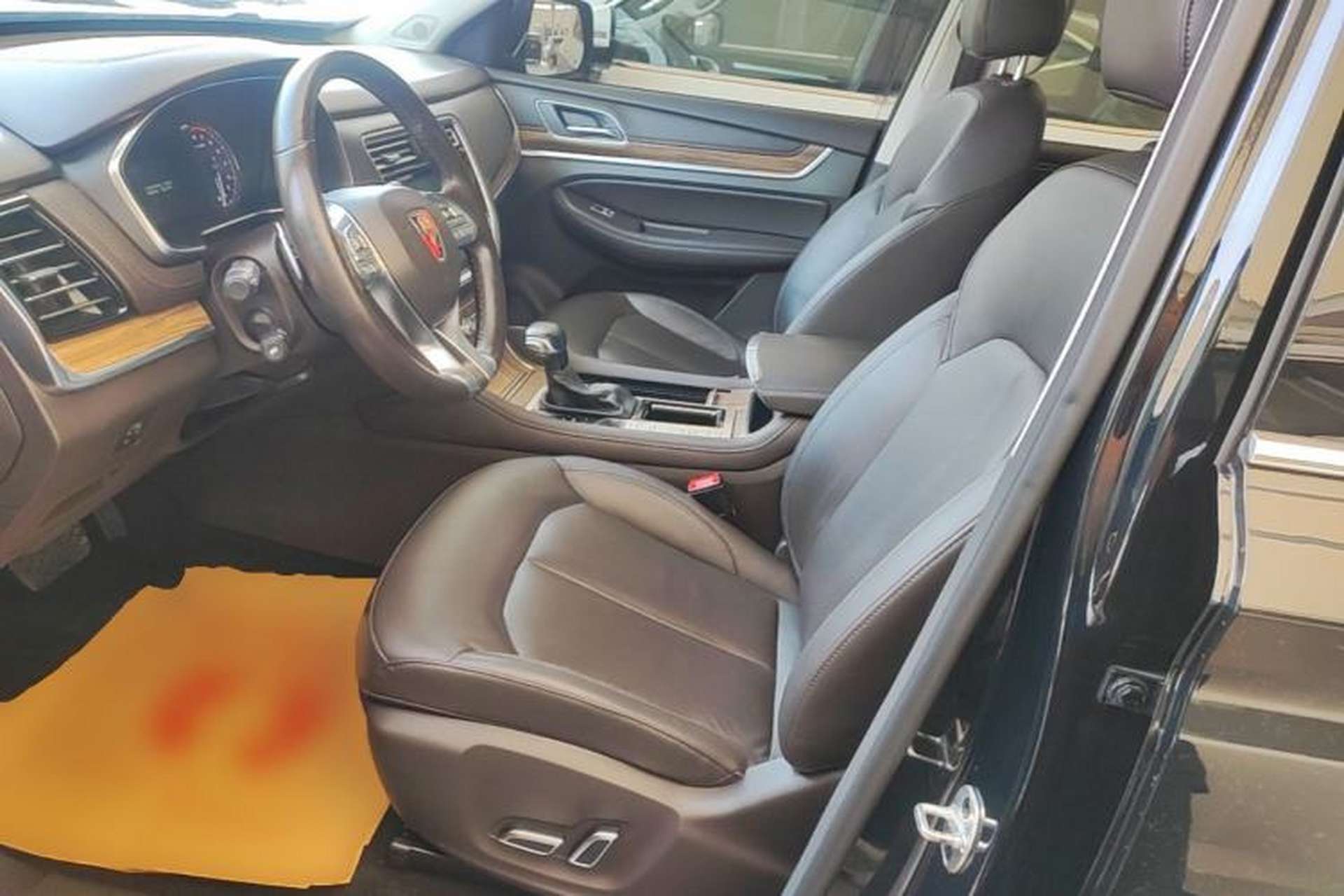 Used Roewe RX8 2019 30T Smart Connectivity Two-Wheel Drive Supreme Flagship Edition Left Front Seat