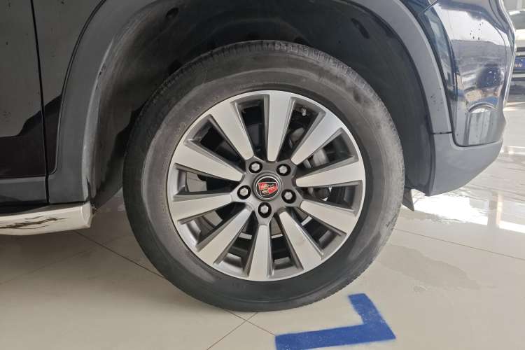 Used Roewe RX8 2019 30T Smart Connectivity Two-Wheel Drive Supreme Flagship Edition Left Front Wheel Hub