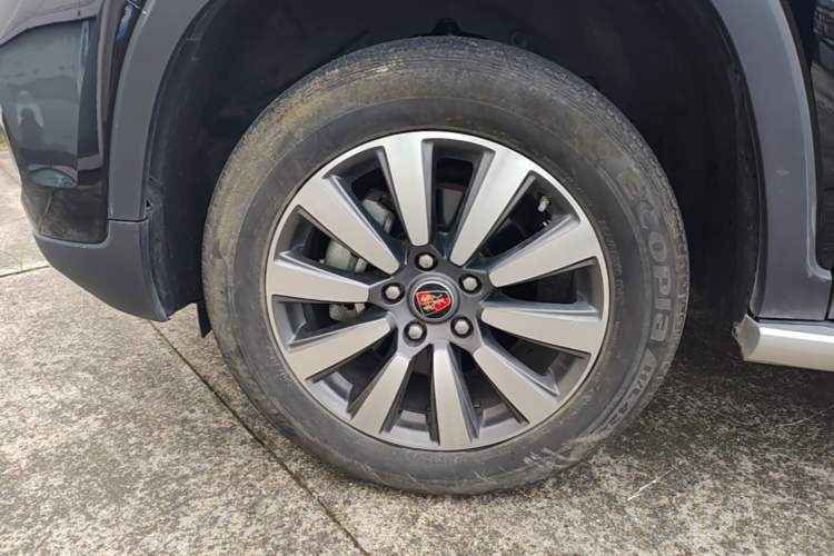 Used Roewe RX8 2019 30T Smart Connectivity Two-Wheel Drive Supreme Flagship Edition Left Front Wheel Hub