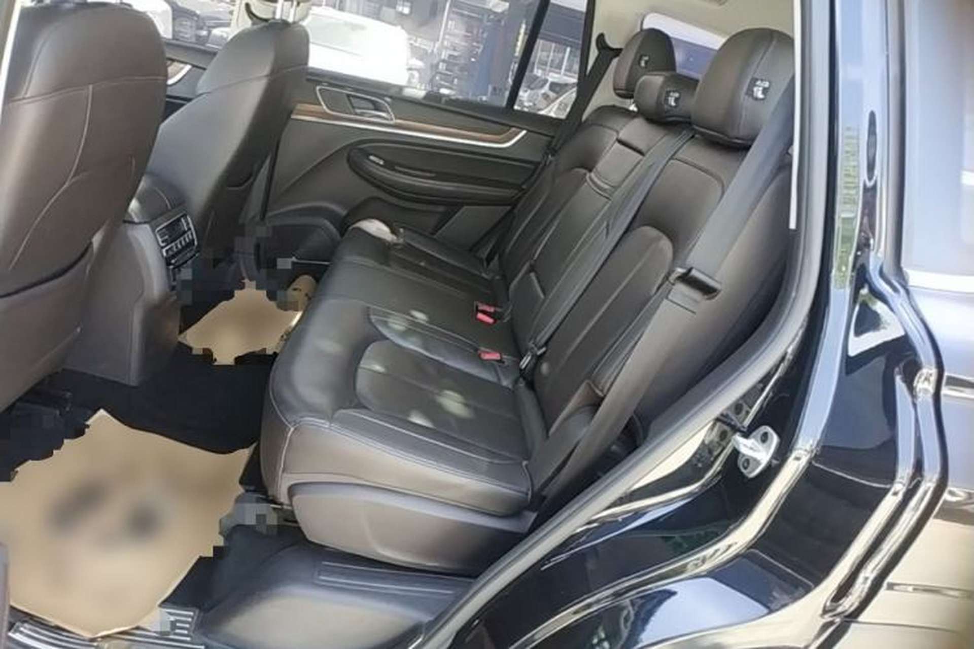 Used Roewe RX8 2019 30T Smart Connectivity Two-Wheel Drive Supreme Flagship Edition Left Rear Seat