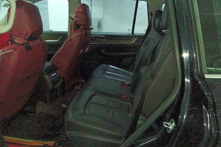 Used Roewe RX8 2019 30T Smart Connectivity Two-Wheel Drive Supreme Flagship Edition Left Rear Seat