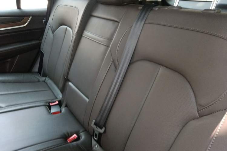 Used Roewe RX8 2019 30T Smart Connectivity Two-Wheel Drive Supreme Flagship Edition Left Rear Seat