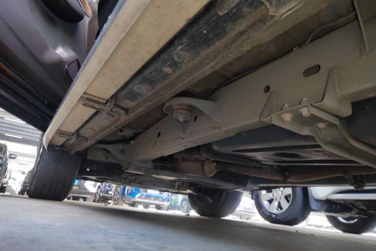 Used Roewe RX8 2019 30T Smart Connectivity Two-Wheel Drive Supreme Flagship Edition Left Side Sill
