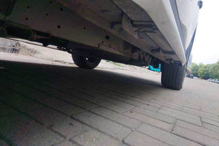 Used Roewe RX8 2019 30T Smart Connectivity Two-Wheel Drive Supreme Flagship Edition Left Side Sill