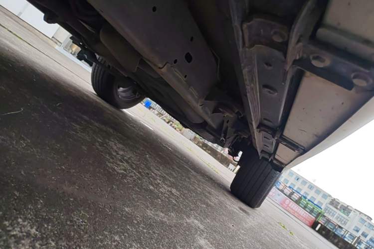 Used Roewe RX8 2019 30T Smart Connectivity Two-Wheel Drive Supreme Flagship Edition Left Side Sill