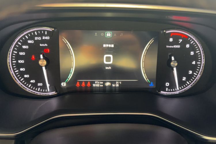 Used Roewe RX8 2019 30T Smart Connectivity Two-Wheel Drive Supreme Flagship Edition Odometer Close Up
