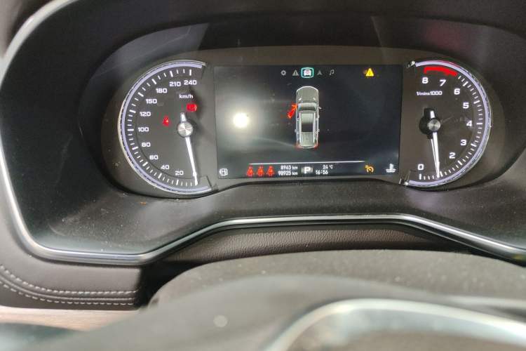 Used Roewe RX8 2019 30T Smart Connectivity Two-Wheel Drive Supreme Flagship Edition Odometer Close Up