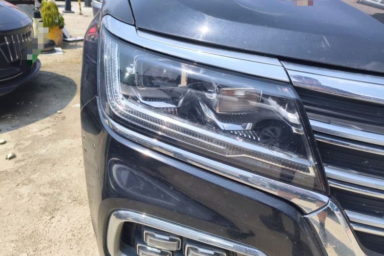 Used Roewe RX8 2019 30T Smart Connectivity Four-Wheel Drive Supreme Flagship Edition Right Front Headlight