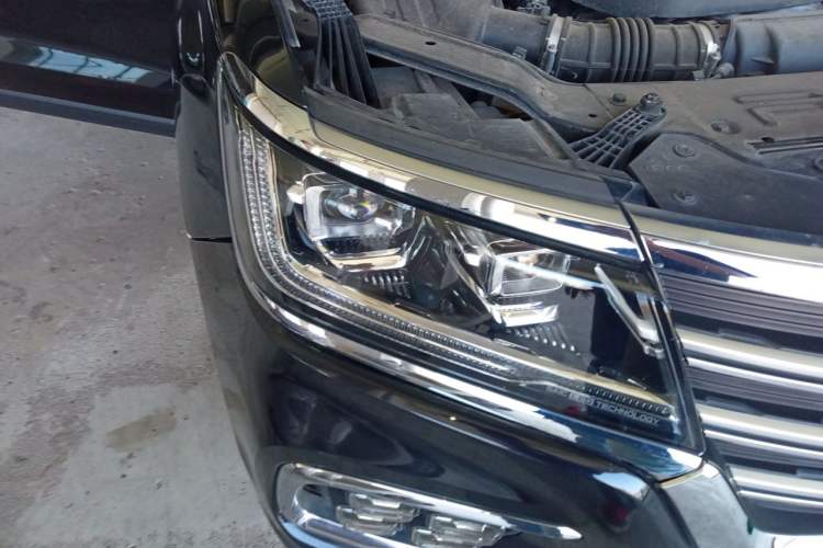 Used Roewe RX8 2019 30T Smart Connectivity Two-Wheel Drive Supreme Flagship Edition Right Front Headlight