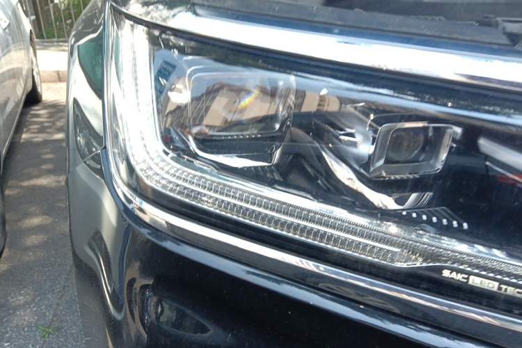 Used Roewe RX8 2019 30T Smart Connectivity Two-Wheel Drive Supreme Flagship Edition Right Front Headlight