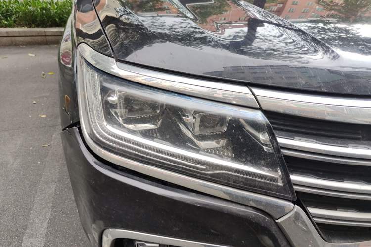 Used Roewe RX8 2019 30T Smart Connectivity Two-Wheel Drive Supreme Flagship Edition Right Front Headlight