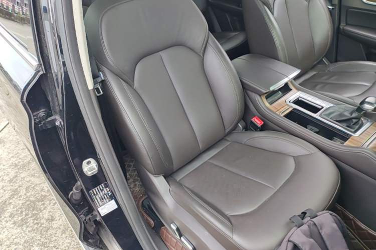 Used Roewe RX8 2019 30T Smart Connectivity Two-Wheel Drive Supreme Flagship Edition Right Front Seat
