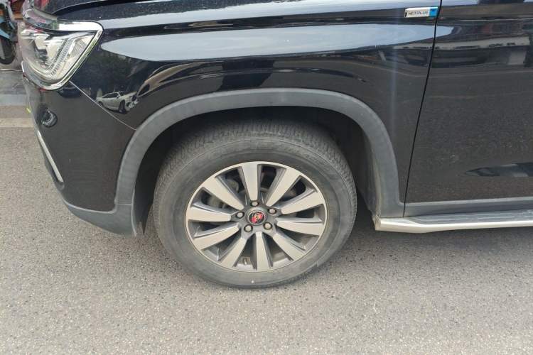 Used Roewe RX8 2019 30T Smart Connectivity Two-Wheel Drive Supreme Flagship Edition Right Front Wheel Hub