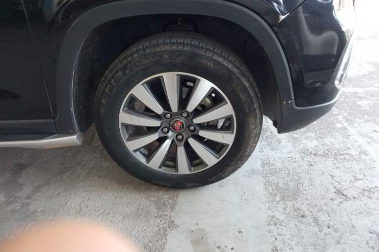 Used Roewe RX8 2019 30T Smart Connectivity Two-Wheel Drive Supreme Flagship Edition Right Front Wheel Hub