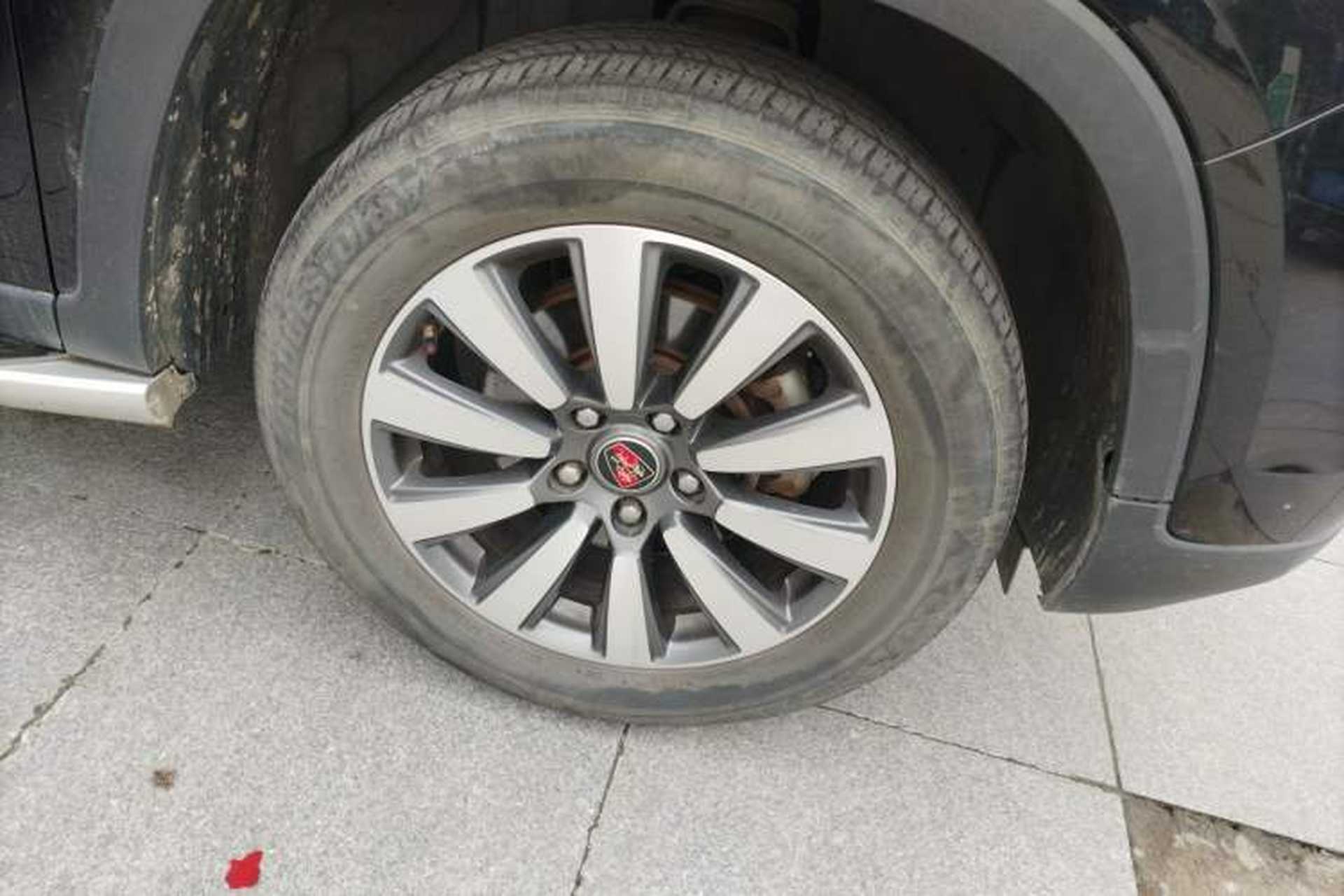Used Roewe RX8 2019 30T Smart Connectivity Four-Wheel Drive Supreme Flagship Edition Right Front Wheel Hub