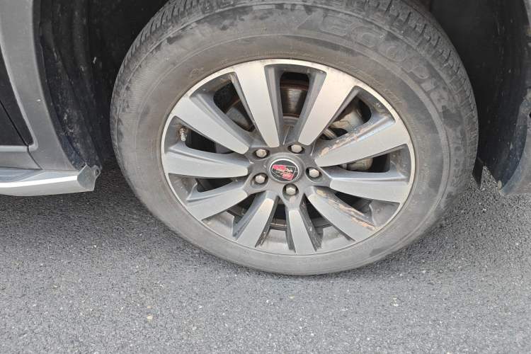 Used Roewe RX8 2019 30T Smart Connectivity Four-Wheel Drive Supreme Flagship Edition Right Front Wheel Hub