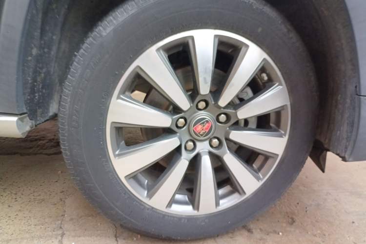 Used Roewe RX8 2019 30T Smart Connectivity Two-Wheel Drive Supreme Flagship Edition Right Front Wheel Hub