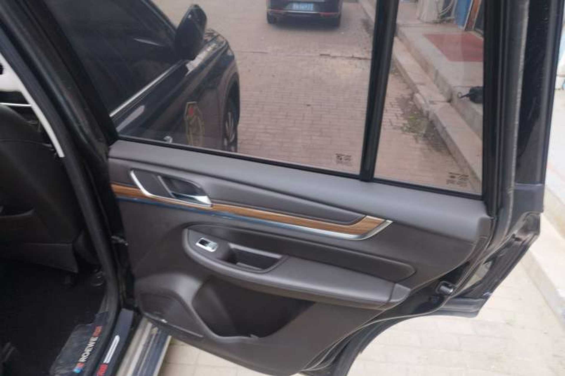 Used Roewe RX8 2019 30T Smart Connectivity Two-Wheel Drive Supreme Flagship Edition Right Rear Door Interior