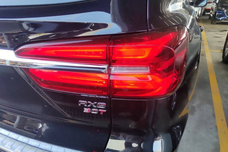 Used Roewe RX8 2019 30T Smart Connectivity Two-Wheel Drive Supreme Flagship Edition Right Rear Taillight