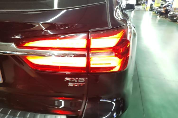 Used Roewe RX8 2019 30T Smart Connectivity Two-Wheel Drive Supreme Flagship Edition Right Rear Taillight