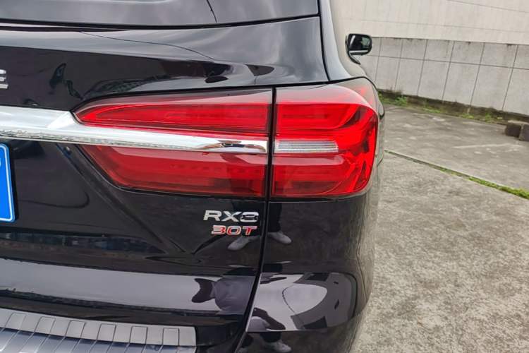 Used Roewe RX8 2019 30T Smart Connectivity Two-Wheel Drive Supreme Flagship Edition Right Rear Taillight