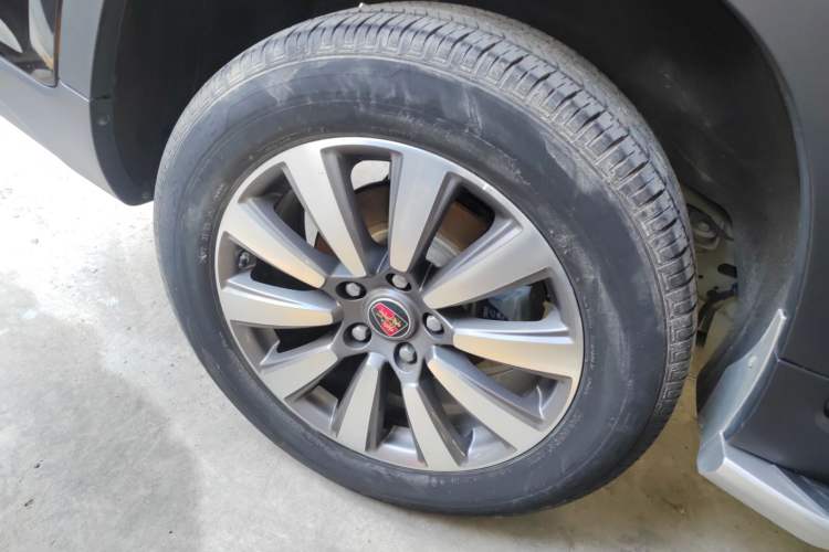 Used Roewe RX8 2019 30T Smart Connectivity Two-Wheel Drive Supreme Flagship Edition Right Rear Wheel Hub