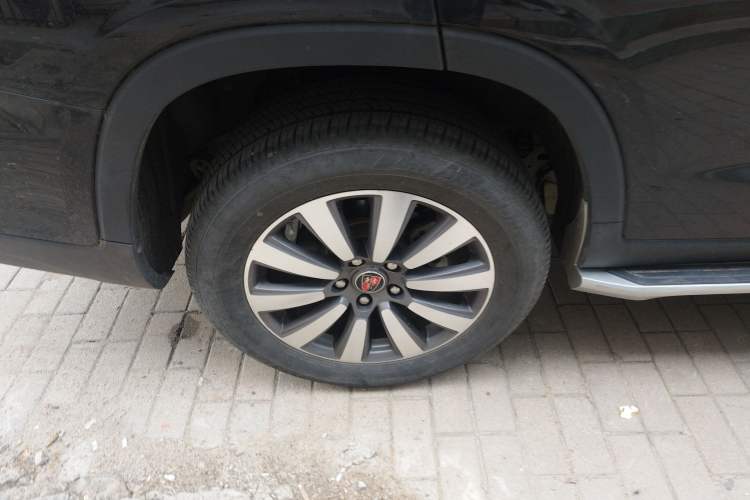 Used Roewe RX8 2019 30T Smart Connectivity Two-Wheel Drive Supreme Flagship Edition Right Rear Wheel Hub
