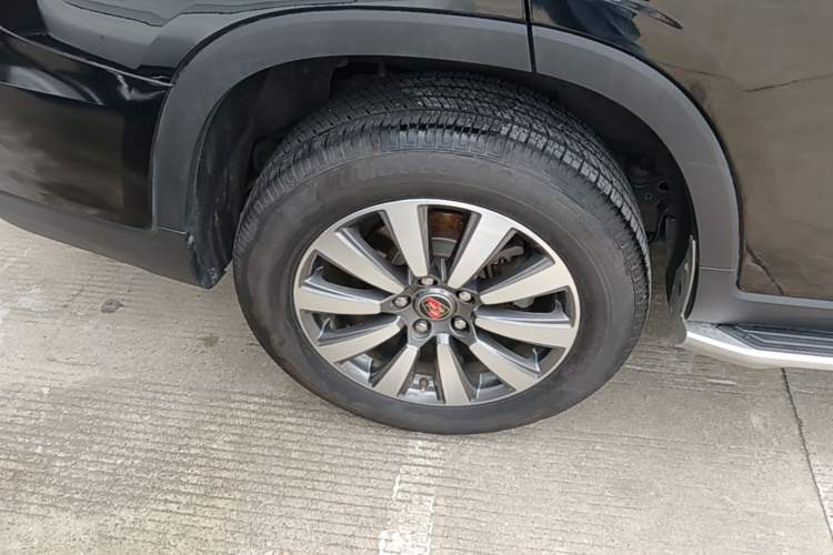 Used Roewe RX8 2019 30T Smart Connectivity Two-Wheel Drive Supreme Flagship Edition Right Rear Wheel Hub
