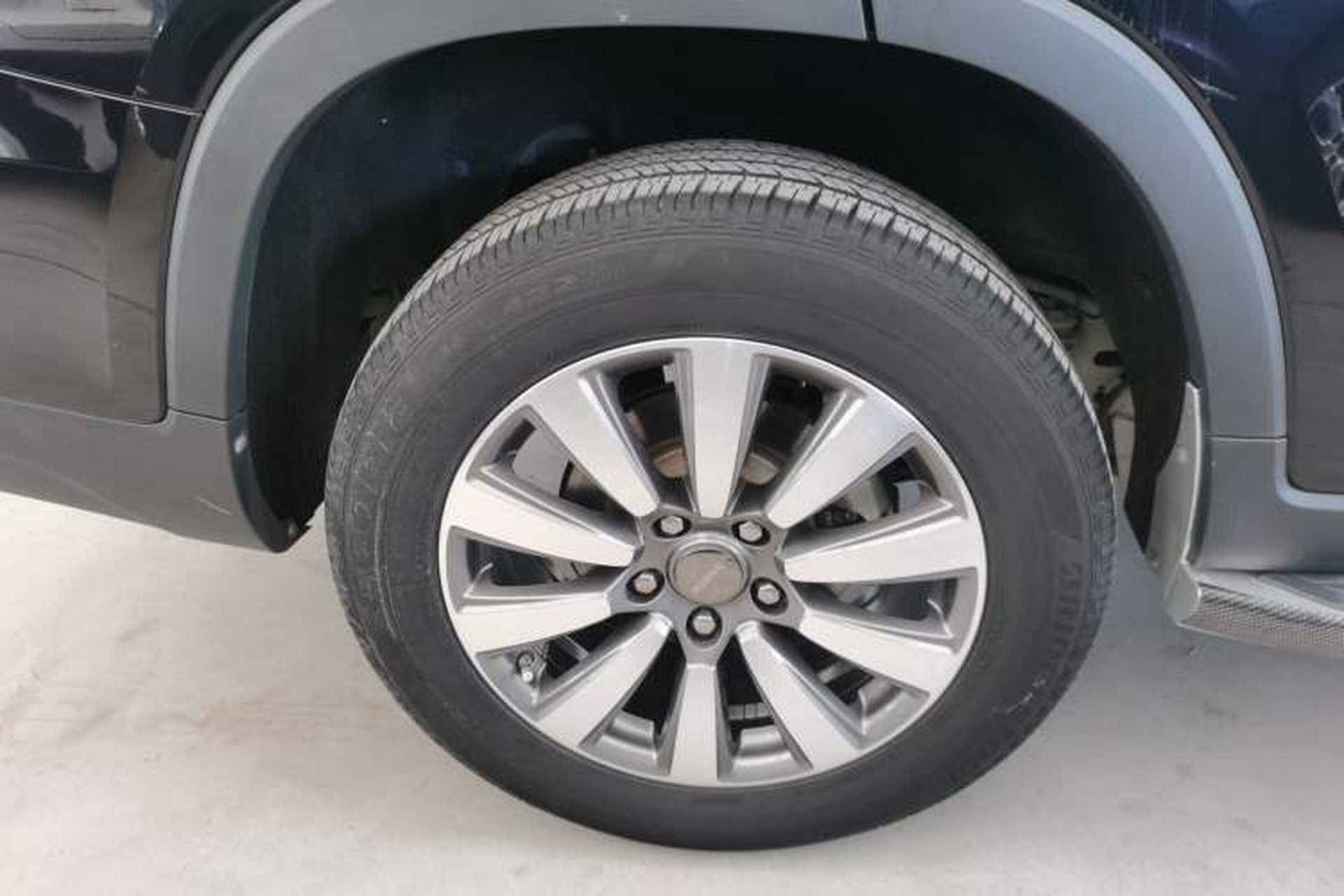 Used Roewe RX8 2019 30T Smart Connectivity Four-Wheel Drive Supreme Flagship Edition Right Rear Wheel Hub