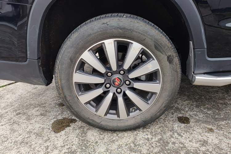 Used Roewe RX8 2019 30T Smart Connectivity Two-Wheel Drive Supreme Flagship Edition Right Rear Wheel Hub