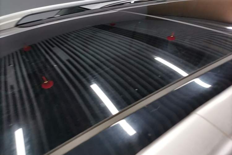 Used Roewe RX8 2019 30T Smart Connectivity Two-Wheel Drive Supreme Flagship Edition Roof