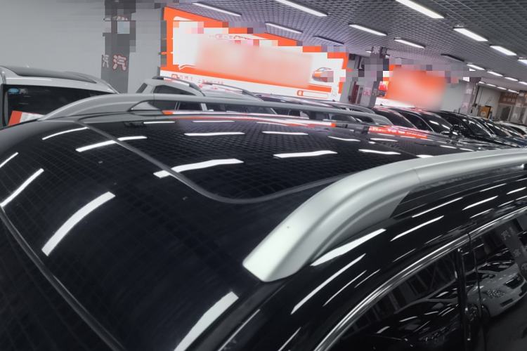 Used Roewe RX8 2019 30T Smart Connectivity Two-Wheel Drive Supreme Flagship Edition Roof