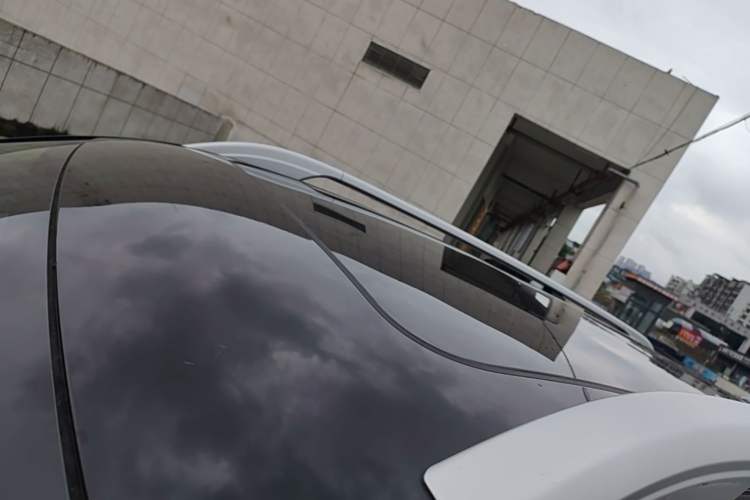 Used Roewe RX8 2019 30T Smart Connectivity Two-Wheel Drive Supreme Flagship Edition Roof