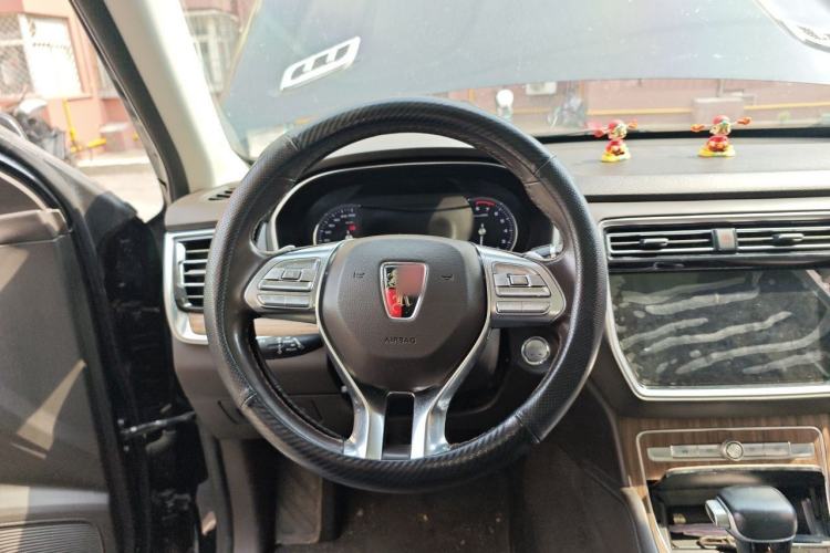 Used Roewe RX8 2019 30T Smart Connectivity Two-Wheel Drive Supreme Flagship Edition Steering Wheel