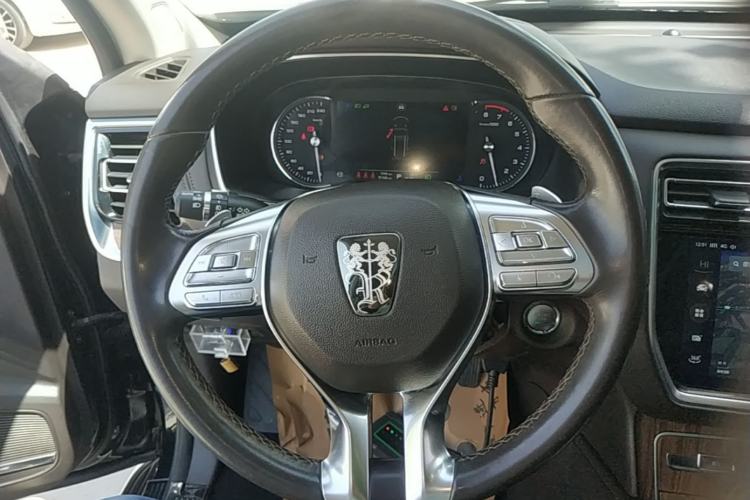 Used Roewe RX8 2019 30T Smart Connectivity Two-Wheel Drive Supreme Flagship Edition Steering Wheel