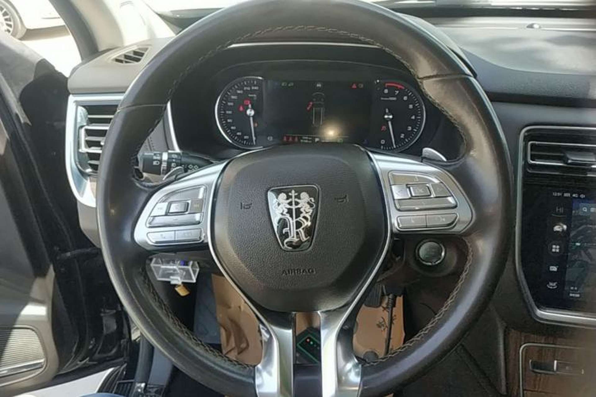 Used Roewe RX8 2019 30T Smart Connectivity Two-Wheel Drive Supreme Flagship Edition Steering Wheel