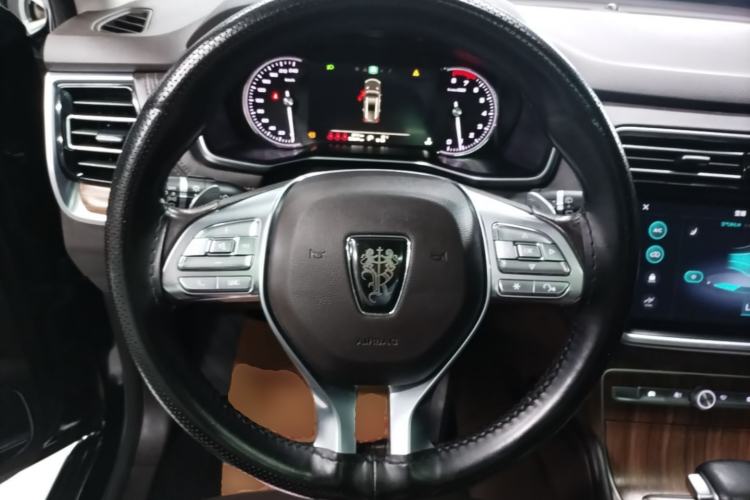 Used Roewe RX8 2019 30T Smart Connectivity Two-Wheel Drive Supreme Flagship Edition Steering Wheel