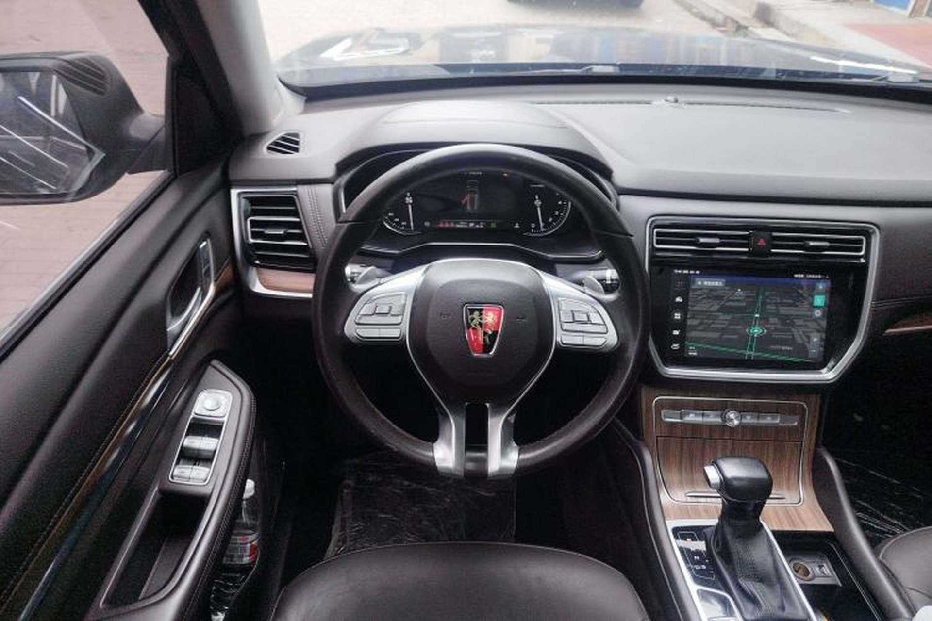 Used Roewe RX8 2019 30T Smart Connectivity Two-Wheel Drive Supreme Flagship Edition Steering Wheel