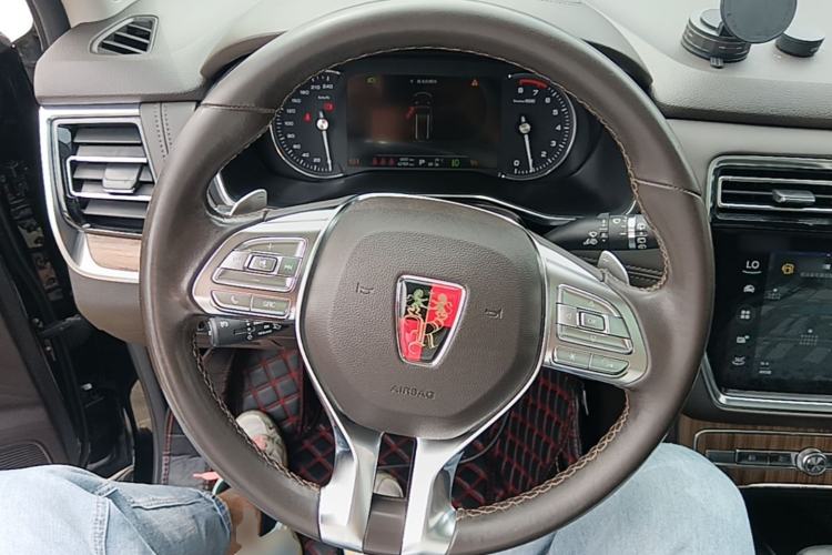Used Roewe RX8 2019 30T Smart Connectivity Two-Wheel Drive Supreme Flagship Edition Steering Wheel