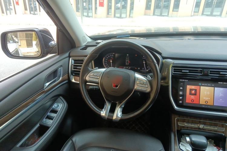 Used Roewe RX8 2019 30T Smart Connectivity Two-Wheel Drive Supreme Flagship Edition Steering Wheel