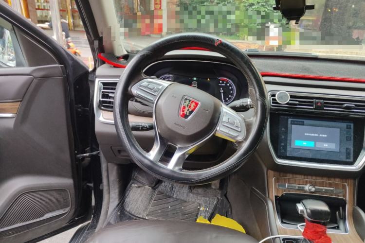 Used Roewe RX8 2019 30T Smart Connectivity Two-Wheel Drive Supreme Flagship Edition Steering Wheel