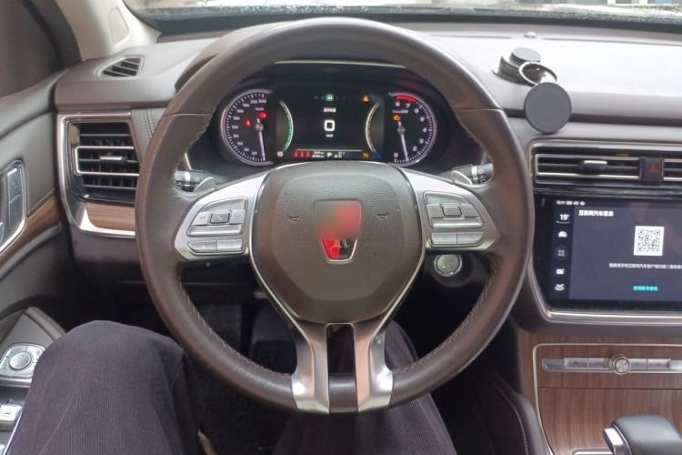 Used Roewe RX8 2019 30T Smart Connectivity Two-Wheel Drive Supreme Flagship Edition Steering Wheel