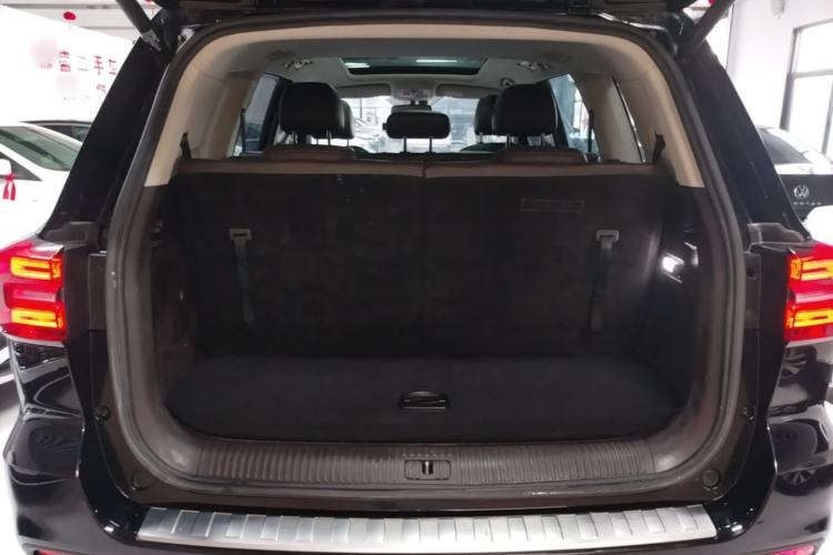 Used Roewe RX8 2019 30T Smart Connectivity Two-Wheel Drive Supreme Flagship Edition Trunk