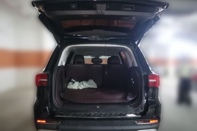 Used Roewe RX8 2019 30T Smart Connectivity Two-Wheel Drive Supreme Flagship Edition Trunk